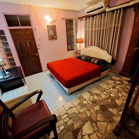 Hotel Café de Baan Raow à Bangkok Extérieur photo