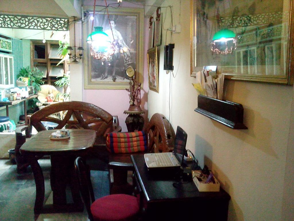 Hotel Café de Baan Raow à Bangkok Extérieur photo