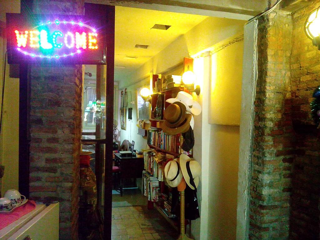 Hotel Café de Baan Raow à Bangkok Extérieur photo